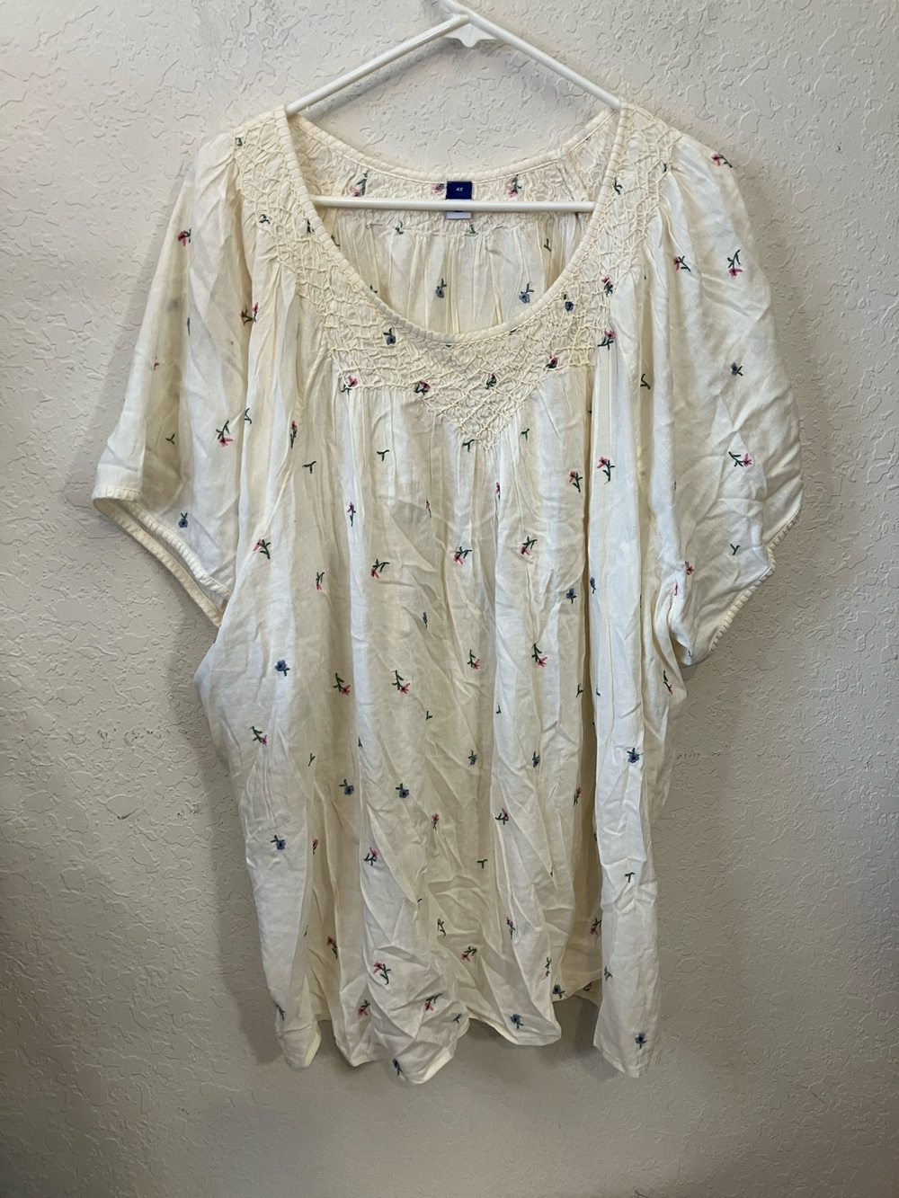 Old Navy Cream Embroidered flowers Scoop-Neck Tunic